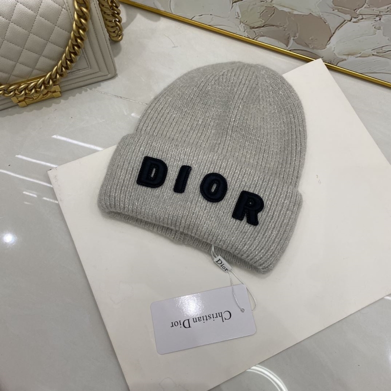 CHRISTIAN DIOR